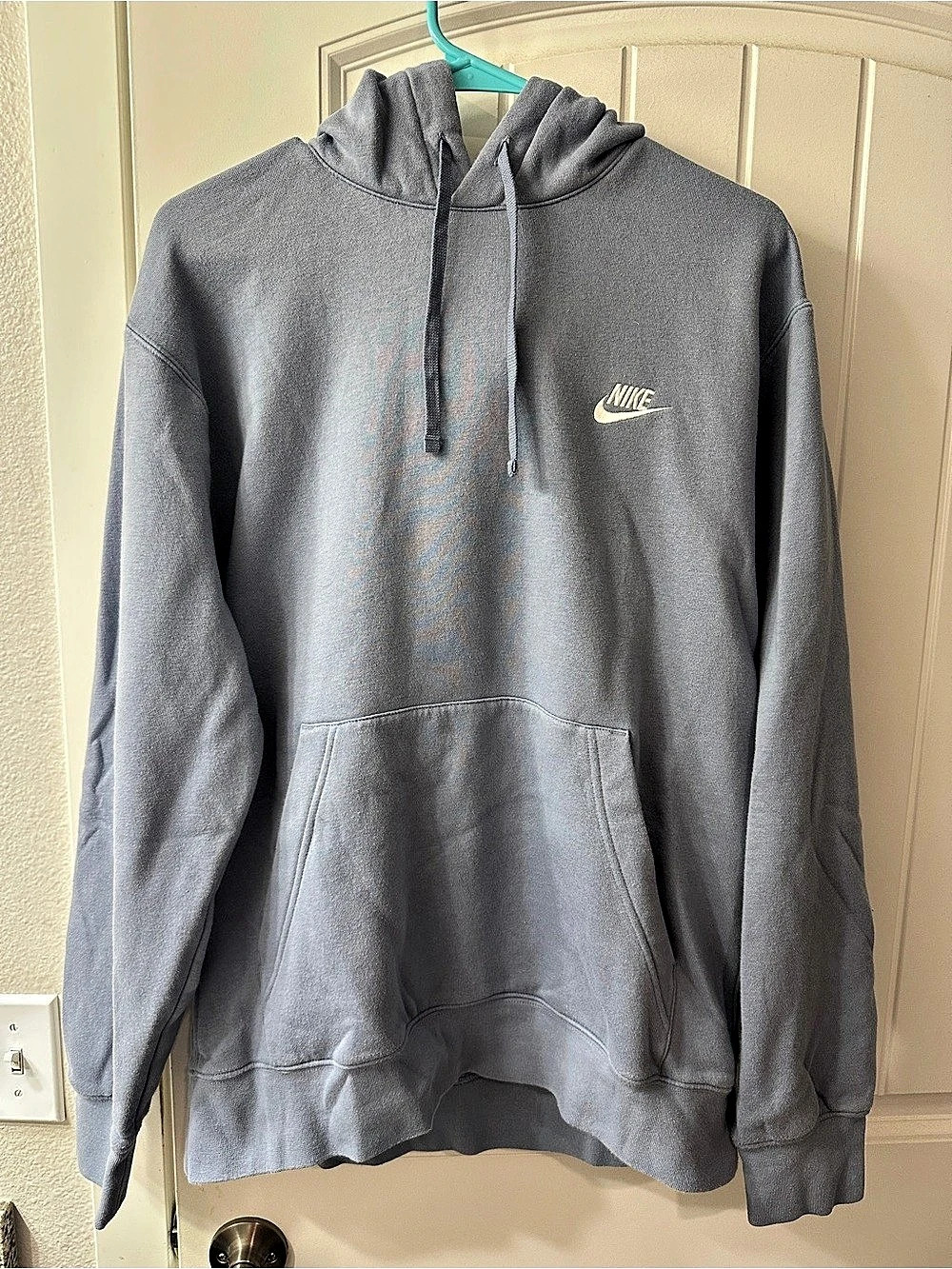 Nike Sportswear Club Fleece Pullover Hoodie Gray